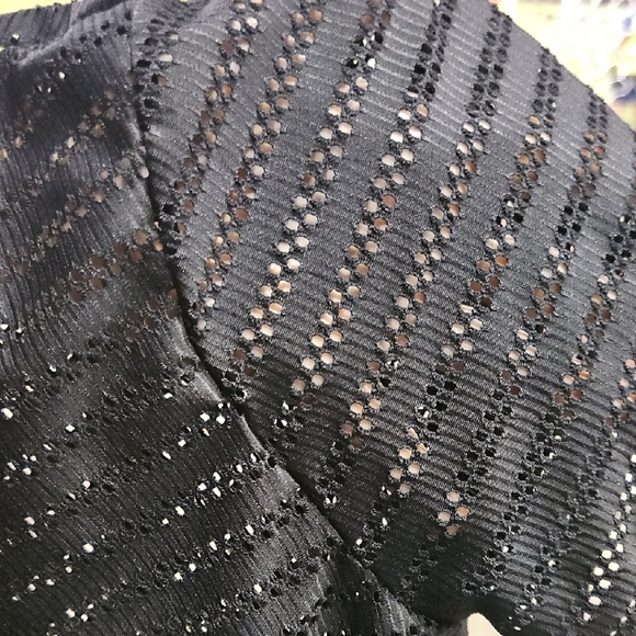 Hurley Black Perforated Knit Top - Picture 12 of 14